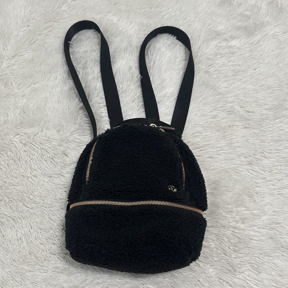 lululemon athletica Handbags - 🌴 NWOT Lululemon City Adventurer Mini Sherpa Backpack Purse